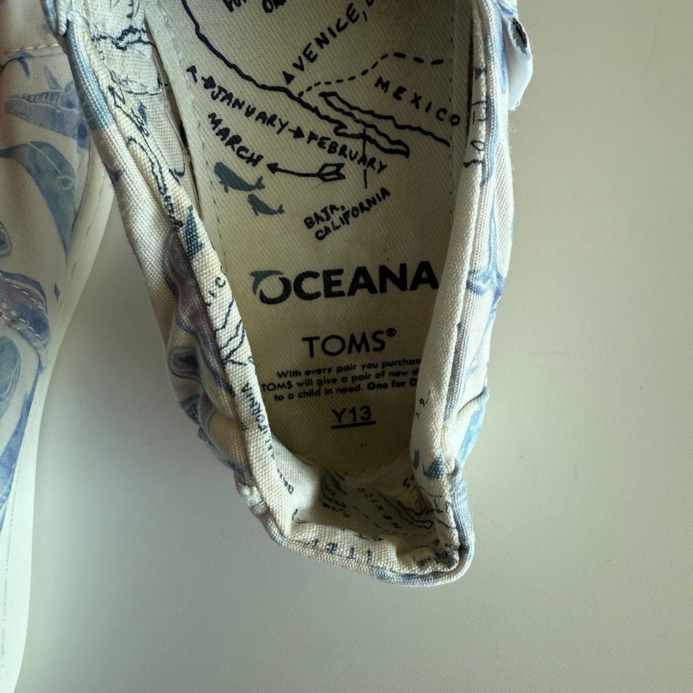 TOMS • Oceana Whale Slip On Shoes - Picture 5 of 5
